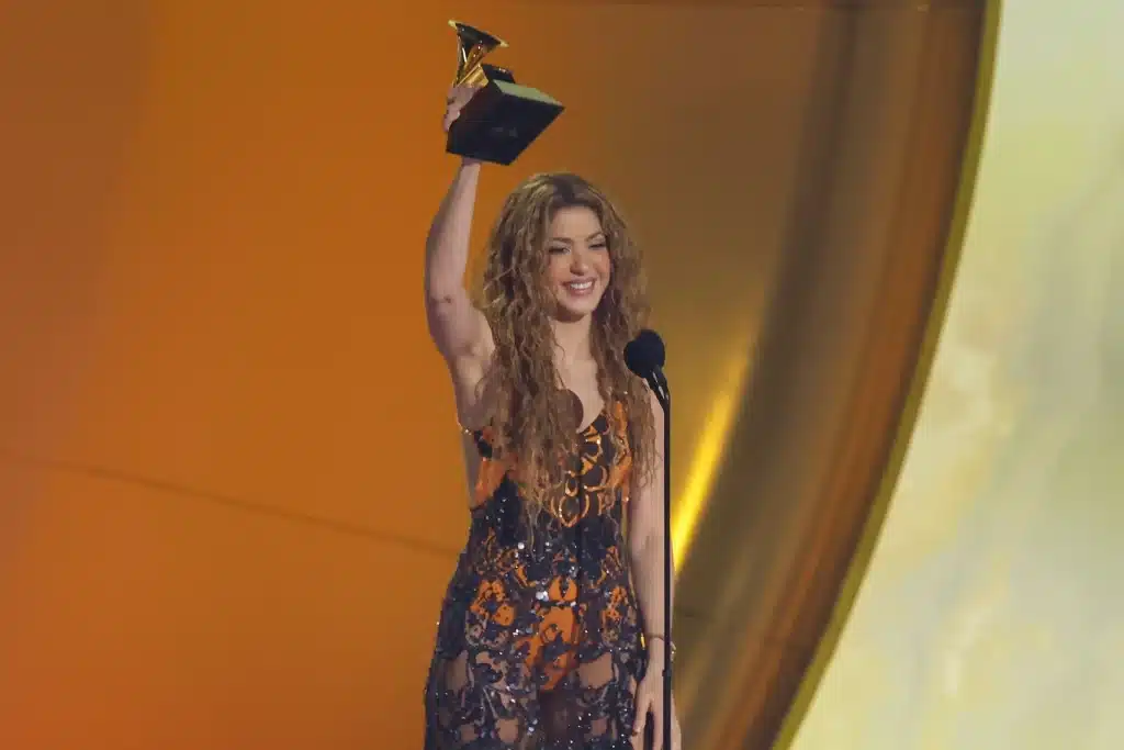 25 Espectaculares Parejas de Celebridades en 2025: ¡El Amor que Domina! 10 Shakira en los Grammy 2025