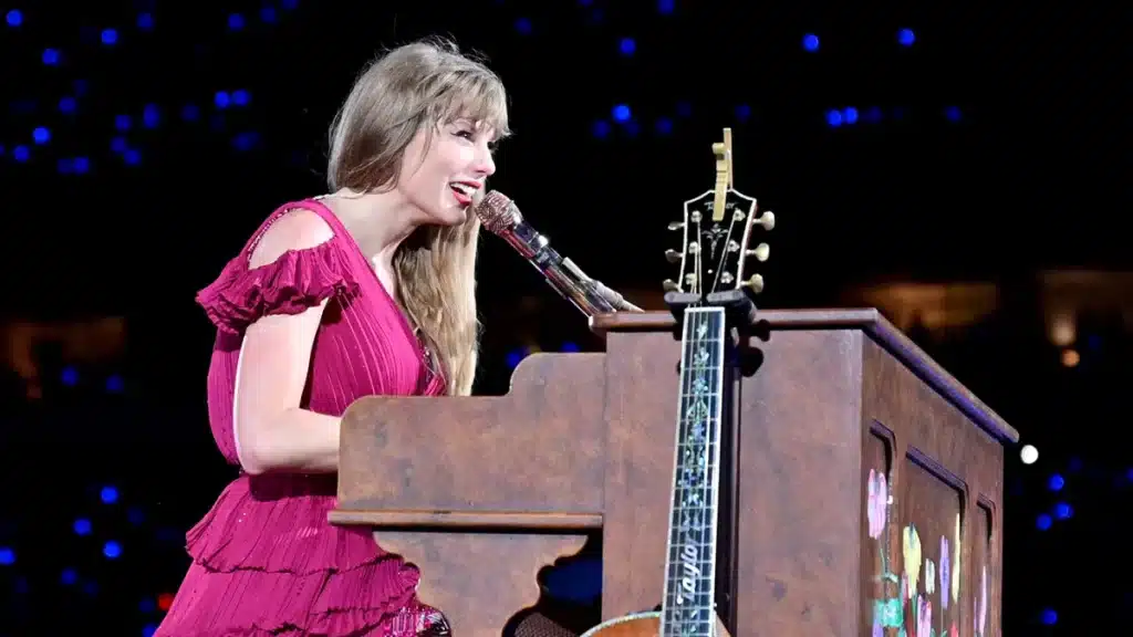 taylor swift reveals final version of the tortured poets department